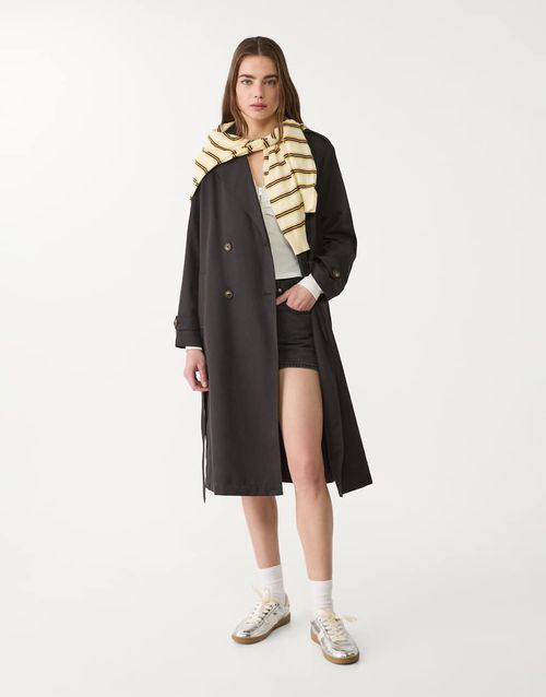 Long flowing trench coat in black