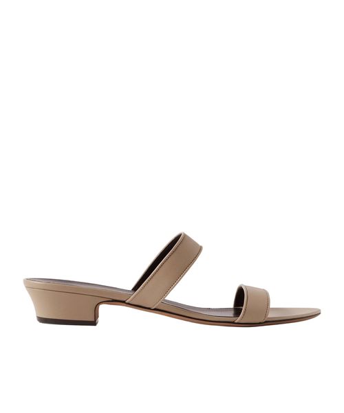 Round toe sandals