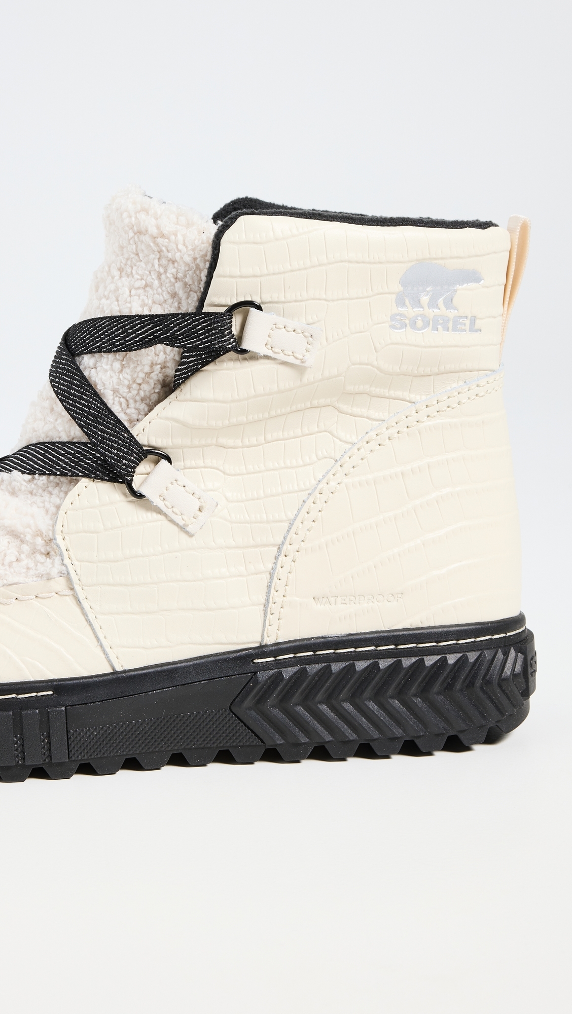 Ona Ave Alpine Boots Chalk/Black