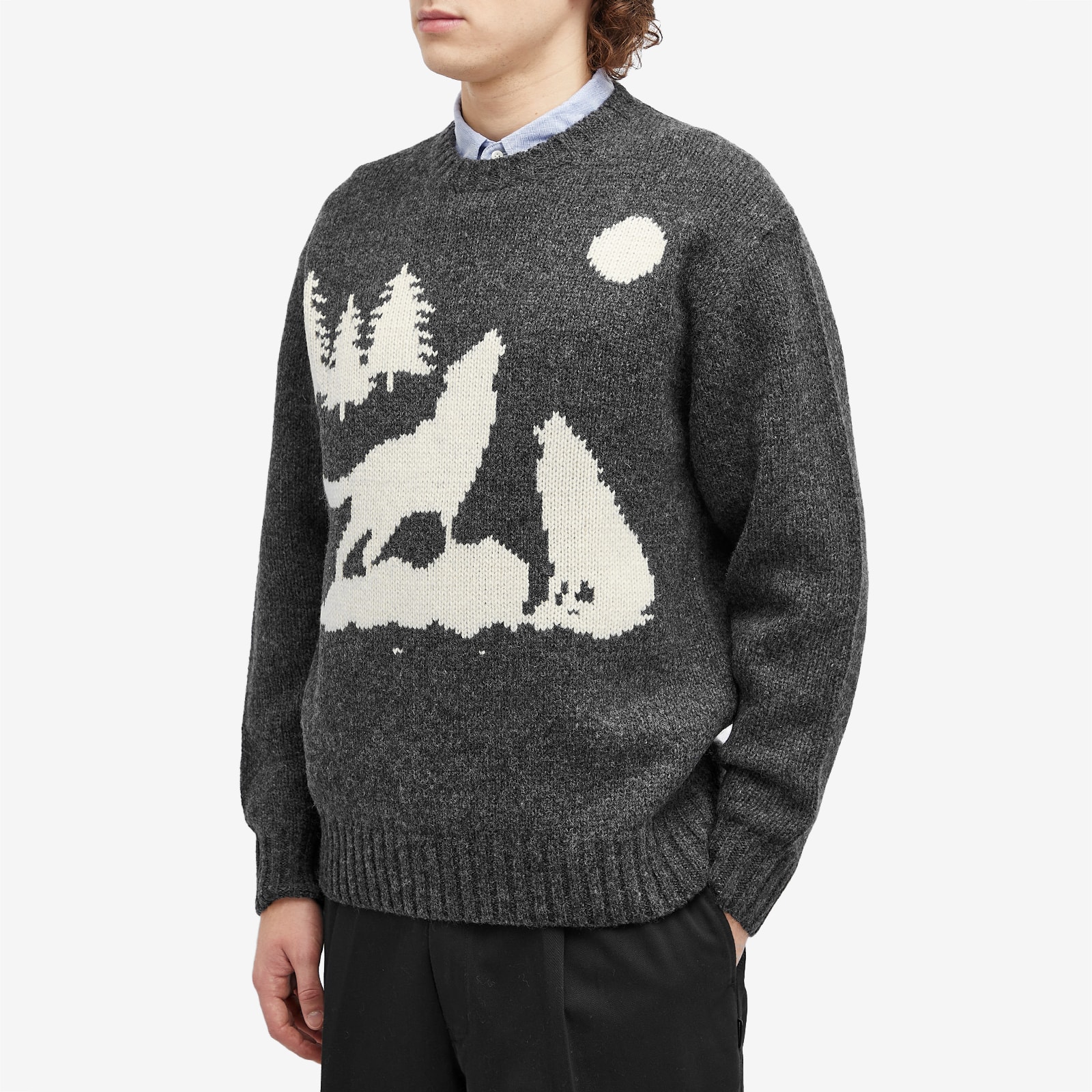 Men's Intarsia Wolf Jumper in Charcoal