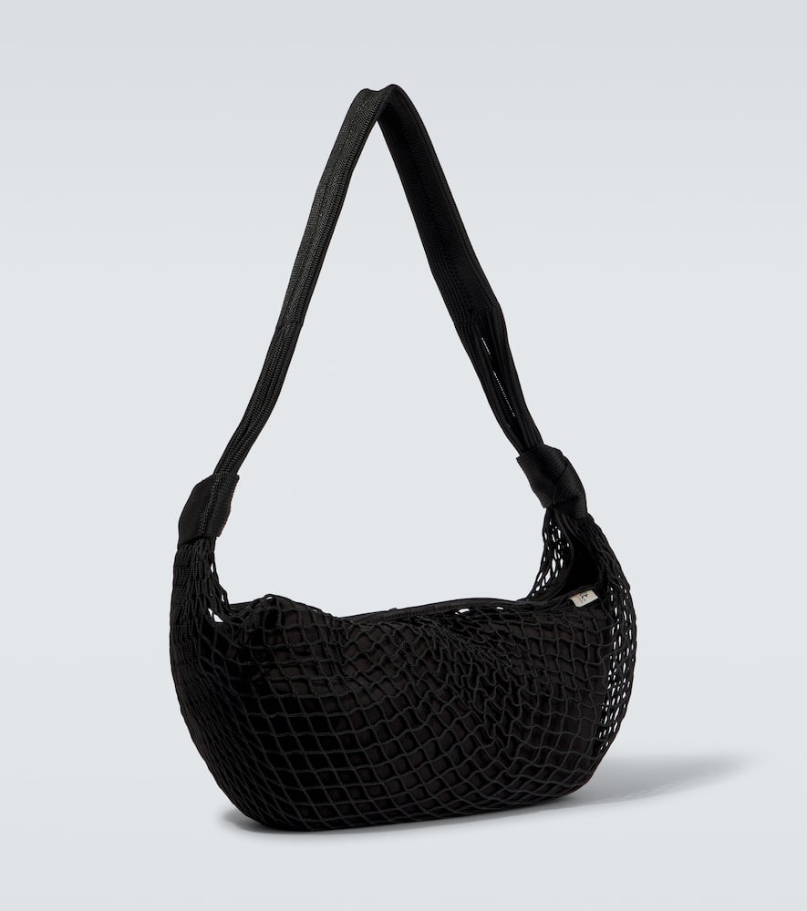 X Filt Croissant net shoulder bag