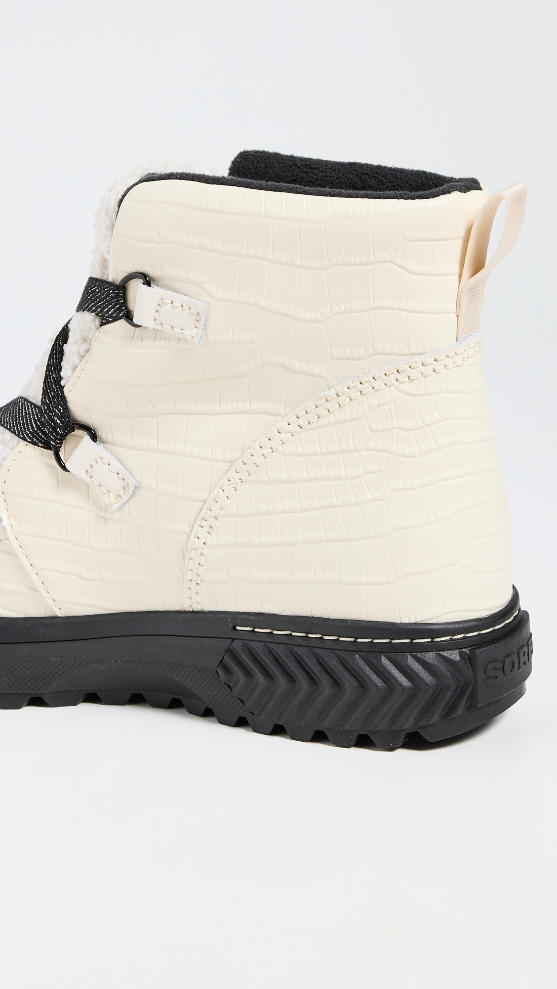 Ona Ave Alpine Boots Chalk/Black