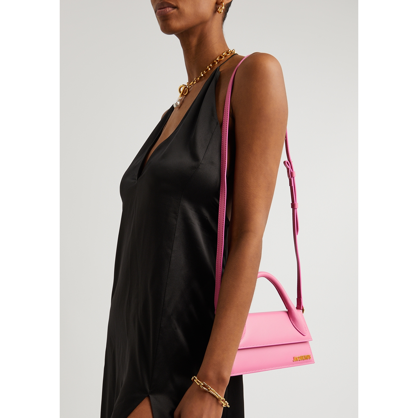 Jacquemus Le Chiquito Long Leather Top Handle Bag - Pink - Realry: A global  fashion sites aggregator