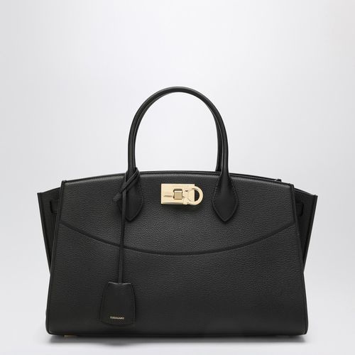 Studio L bag in black